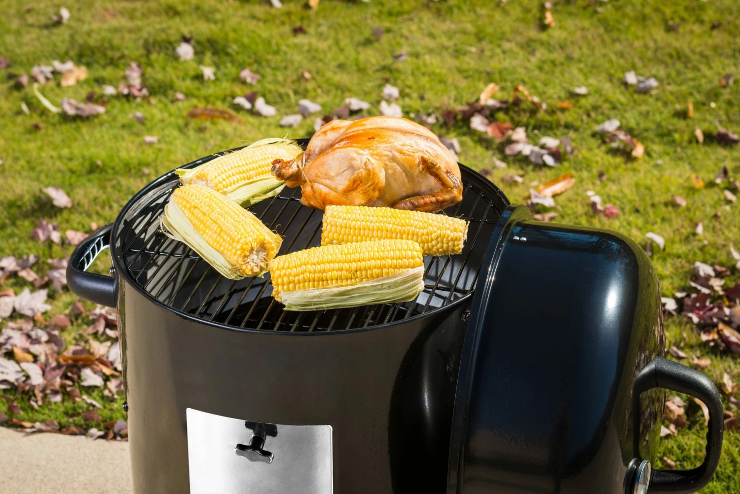 Masterbuilt Smokers Charcoal Bullet Smoker 3 Masterbuilt Smokers Charcoal Bullet Smoker - Image 3