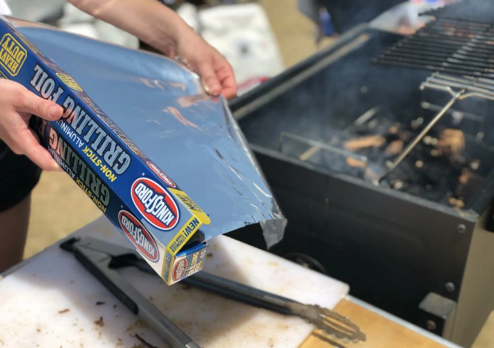 Kingsford Grilling Tools & Accessories 35-Pack Aluminum Foil Non-Stick Grill Sheet(S) 4 Kingsford Grilling Tools & Accessories 35-Pack Aluminum Foil Non-Stick Grill Sheet(S) - Image 4