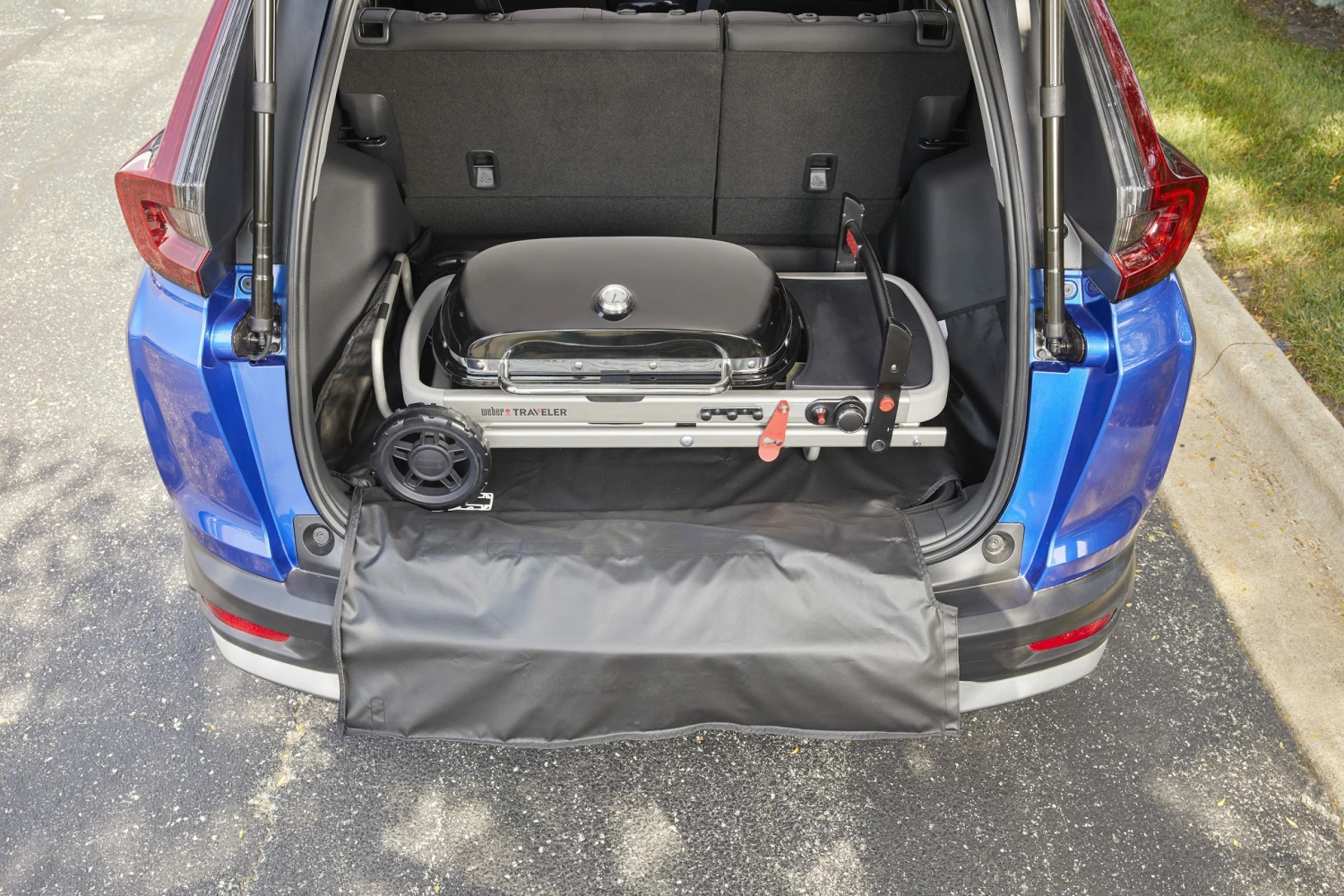 Weber Grills Traveler Portable Gas Grill 12 Weber Grills Traveler Portable Gas Grill - Image 12