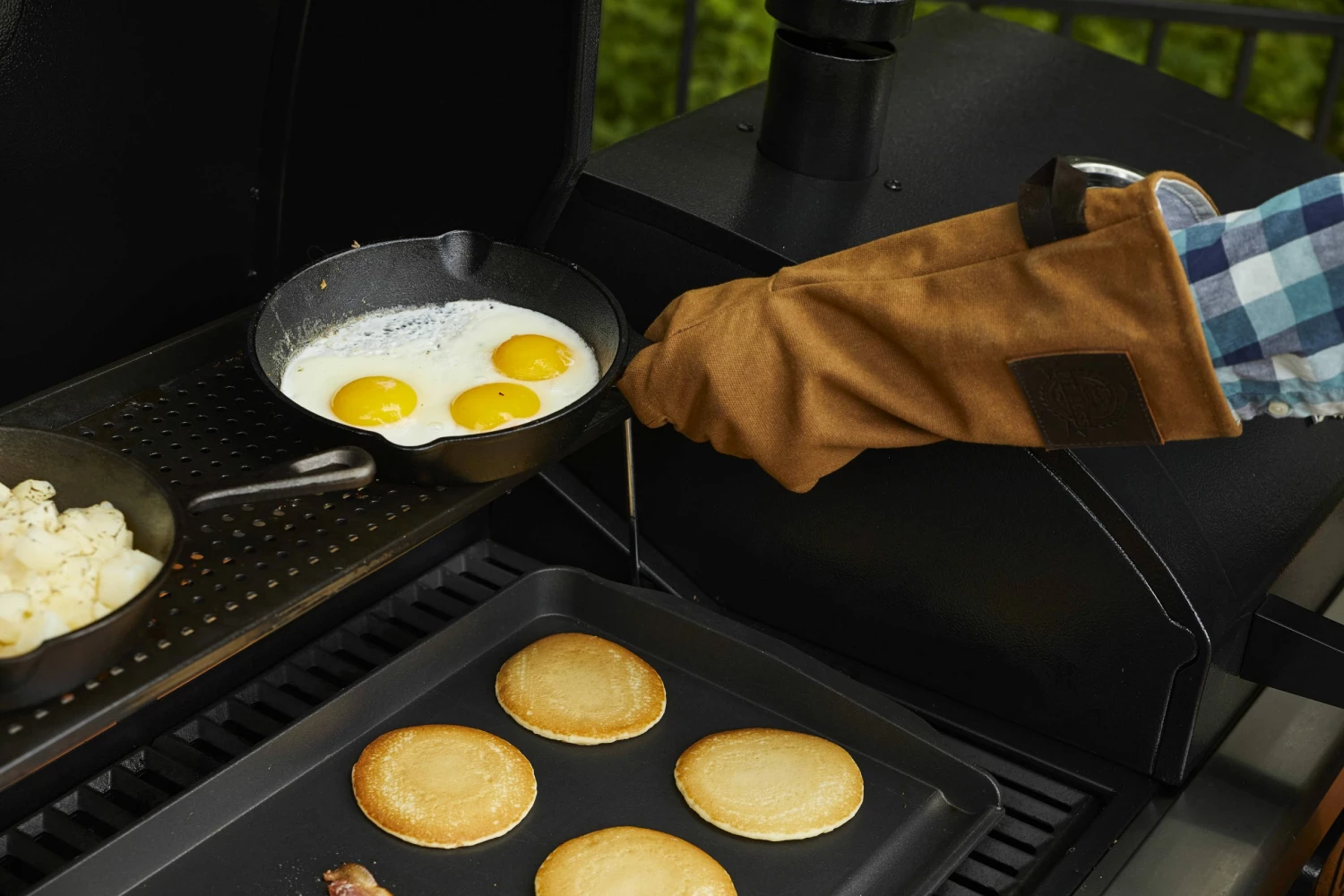 Pit Boss Grilling Tools & Accessories Brown Leather Grill Gloves 3 Pit Boss Grilling Tools & Accessories Brown Leather Grill Gloves - Image 3