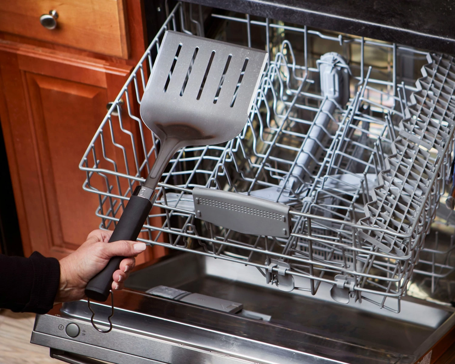 Weber Grilling Tools & Accessories Precision Wide Grill Spatula 3 Weber Grilling Tools & Accessories Precision Wide Grill Spatula - Image 3